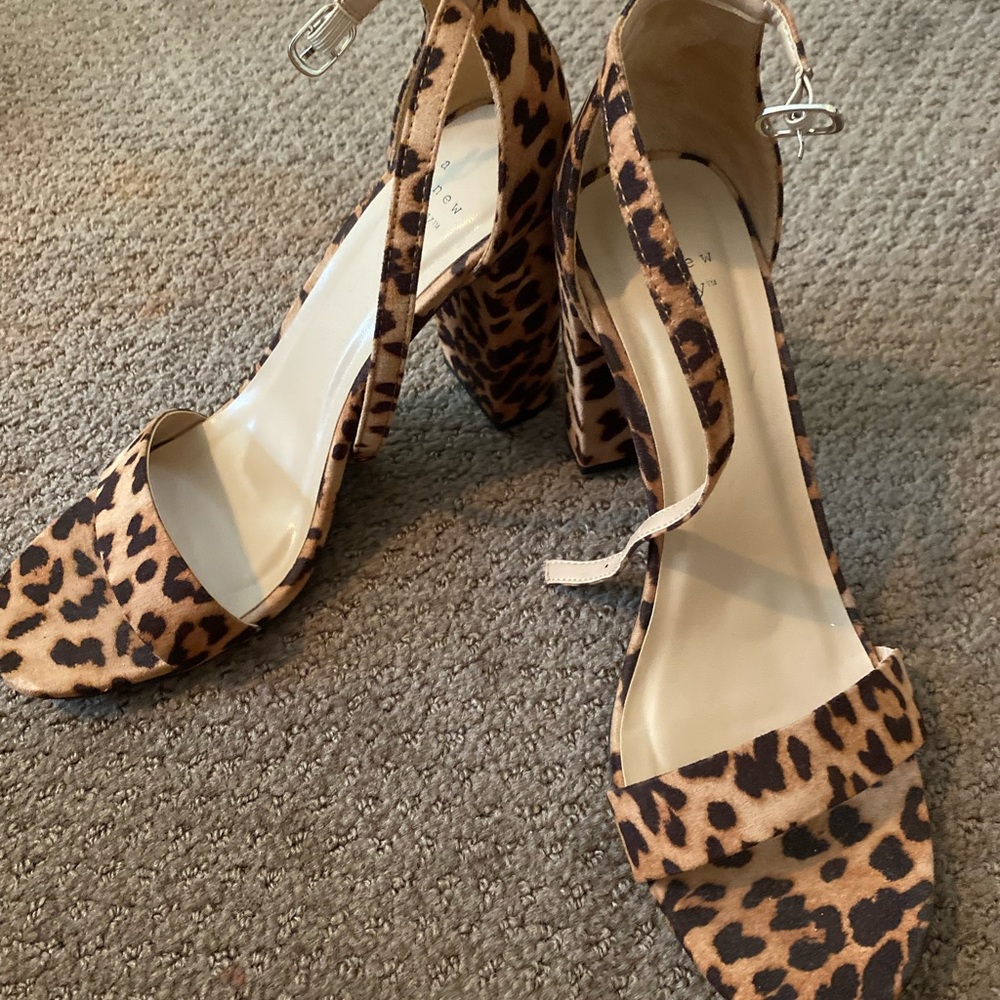 NWOT leopard heels